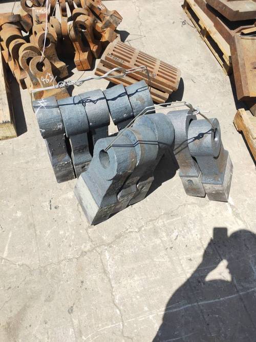 礦山石料制砂機 立式復(fù)合破碎碎石機 細碎破碎機設(shè)備高鉻合金方錘板凳